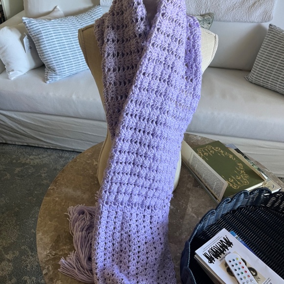 Chunky crochet knit fringed long lavender wrap scarf neck warmer - Picture 3 of 7